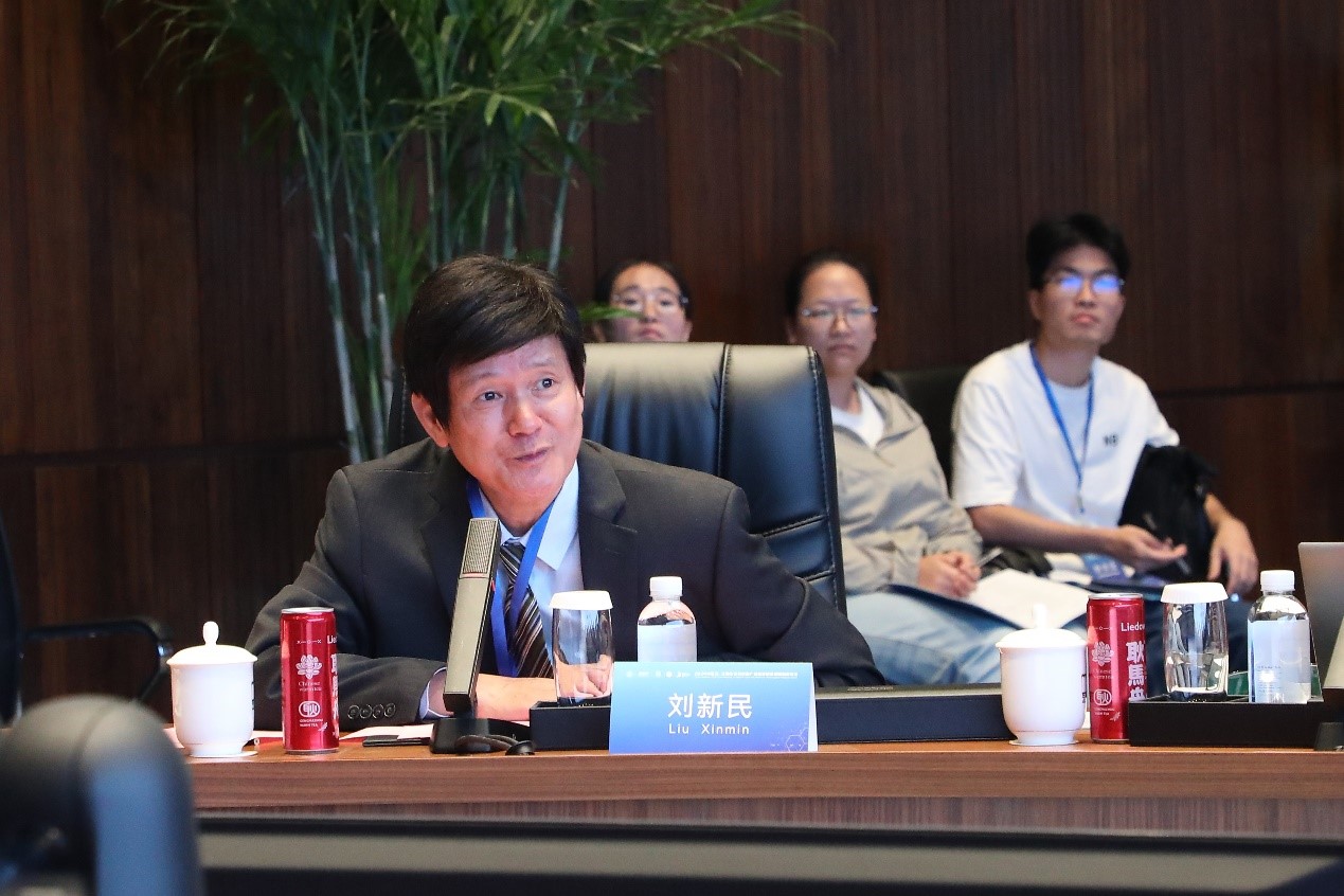 劉新民主委發(fā)言.jpg